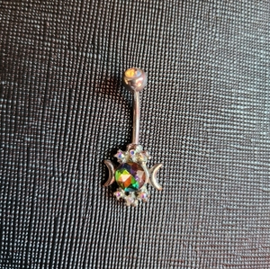 Belly‎ ring
